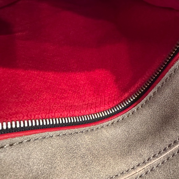 Hammett Montana Reversible Black Pewter & Brushed Silver Crossbody - Picture 9 of 10